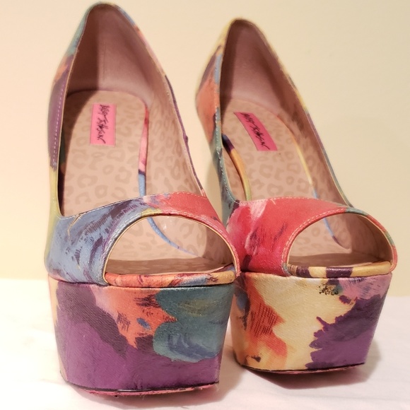 Floral Heels - Picture 3 of 5